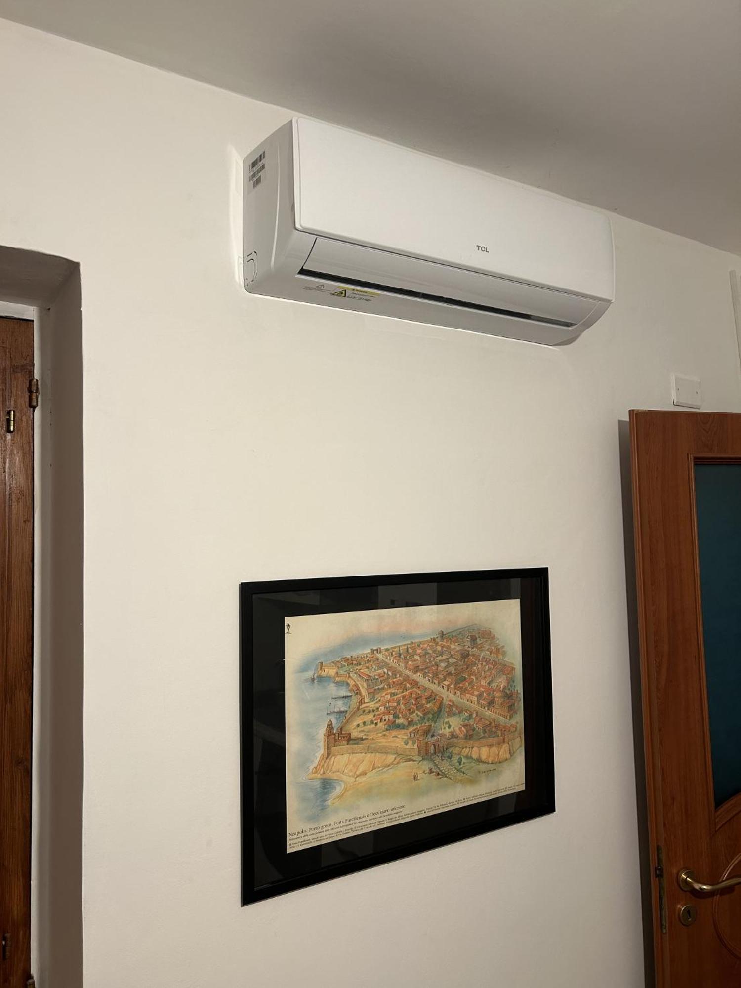 Casa Con Terrazzo In Centro Lejlighed Napoli Eksteriør billede